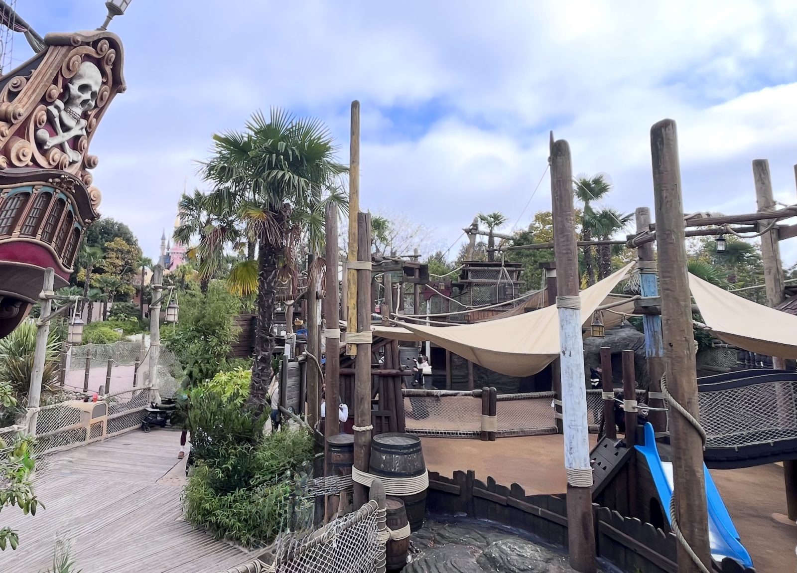 Aire de jeux plage des pirates disneyland paris
