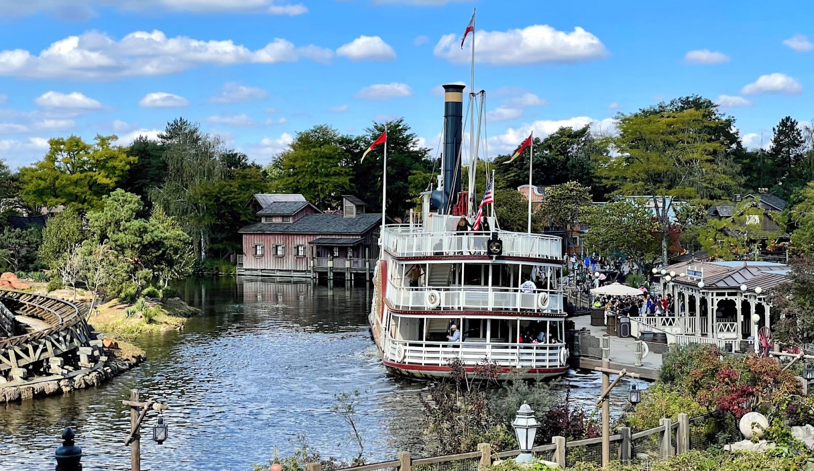 attraction bateau a aube disneyland paris Thunder Mesa Riverboat Landing