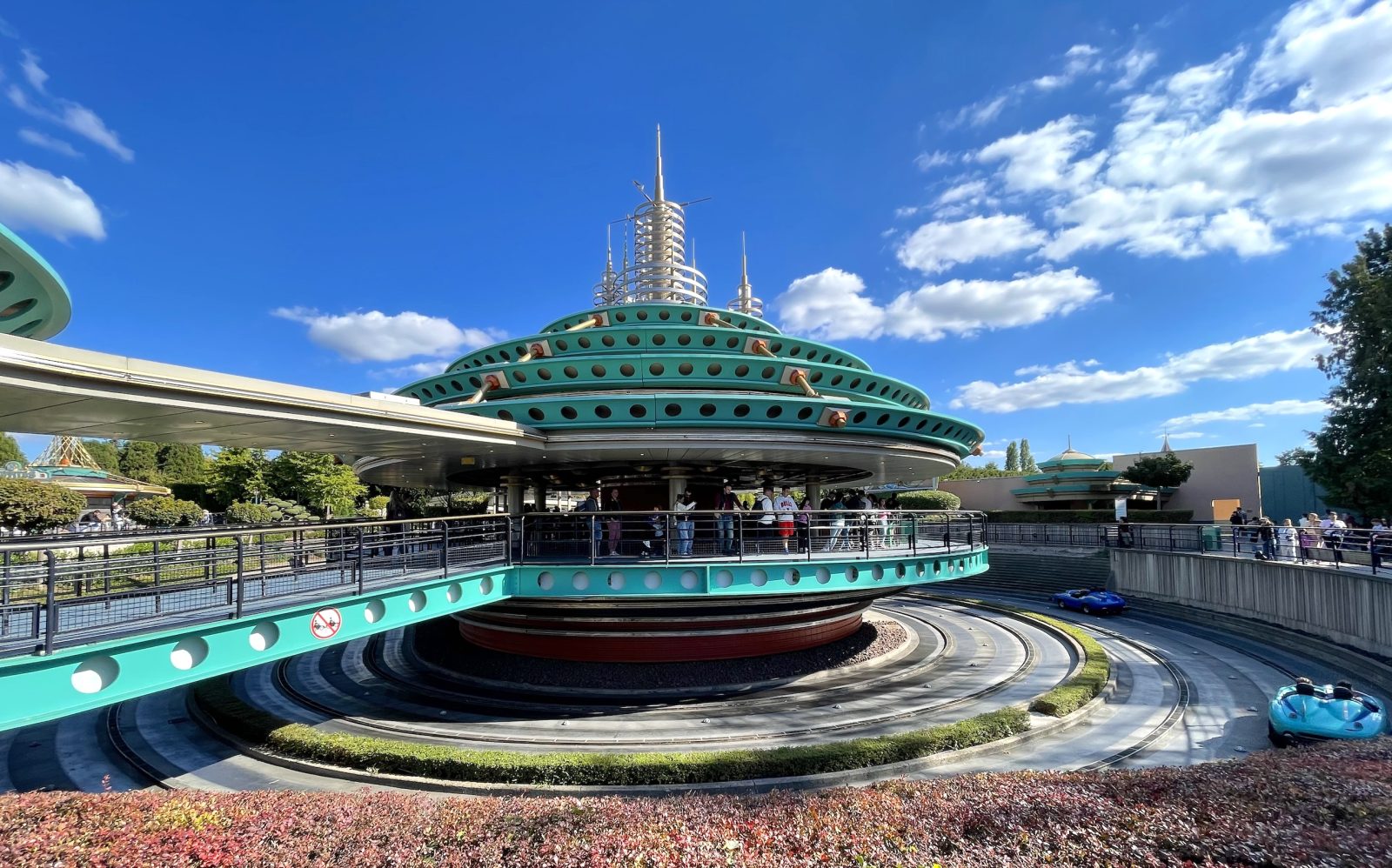 Autopia disneyland voitures a conduire