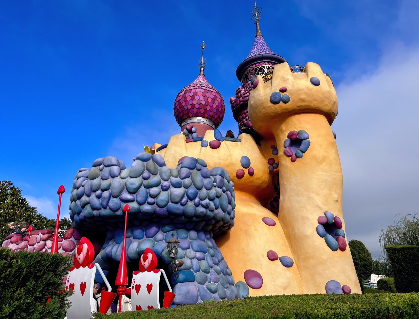 Chateau labyrinthe alice disneyland paris