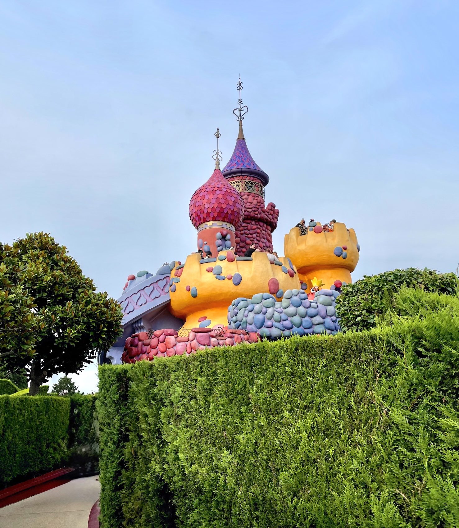 Chateau reine de coeur du labyrinthe alice au pays des merveilles