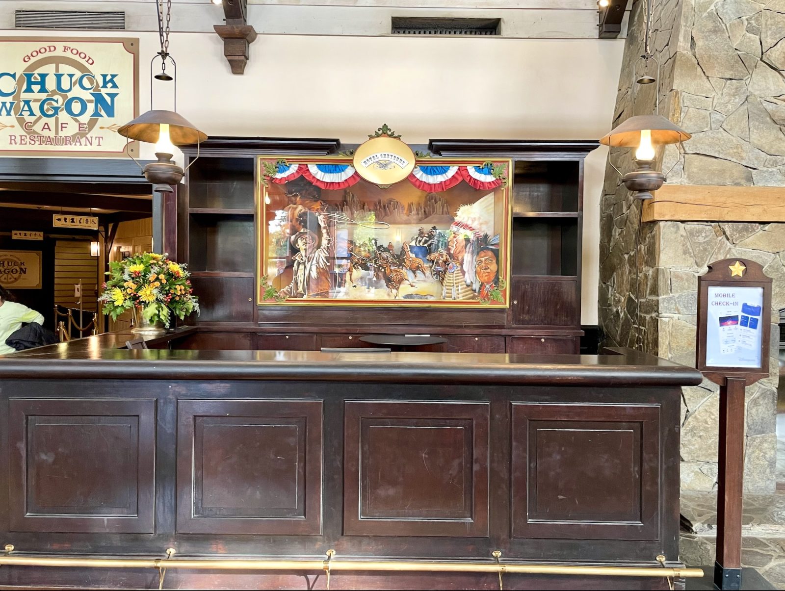 Check in hotel cheyenne disneyland paris
