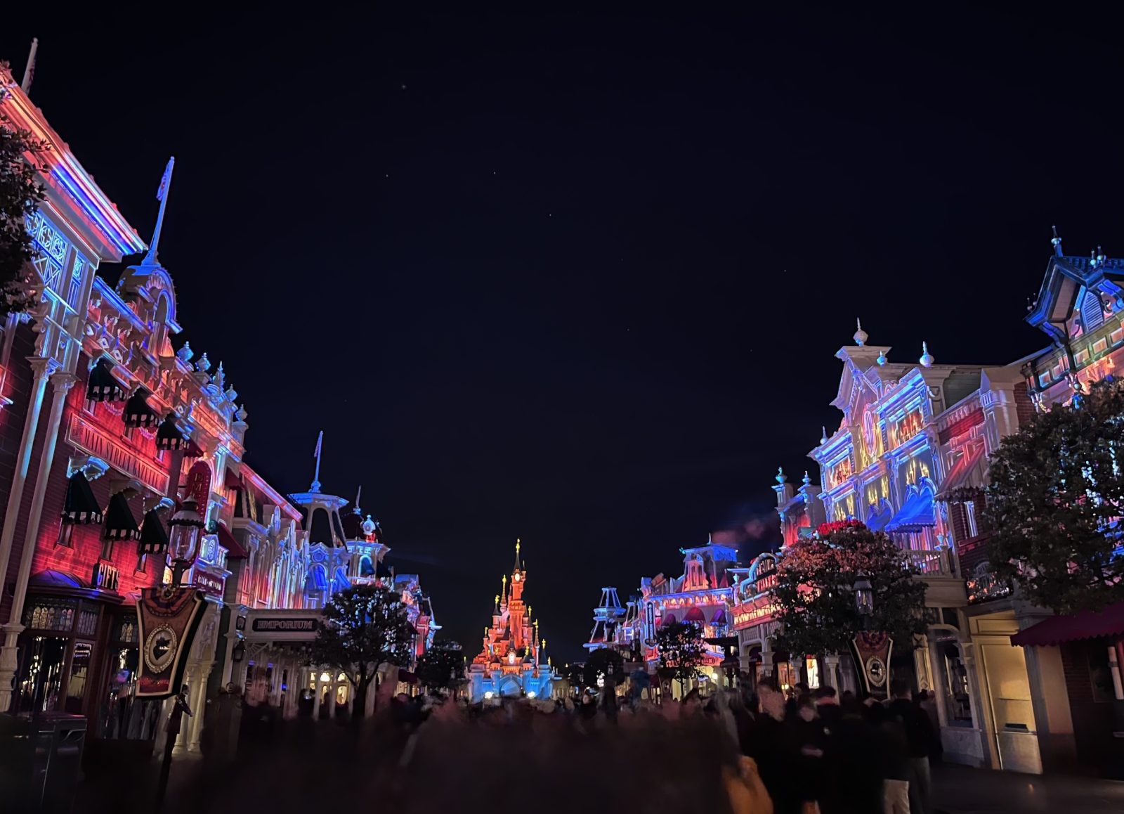 Halloween main street iluminations le soir