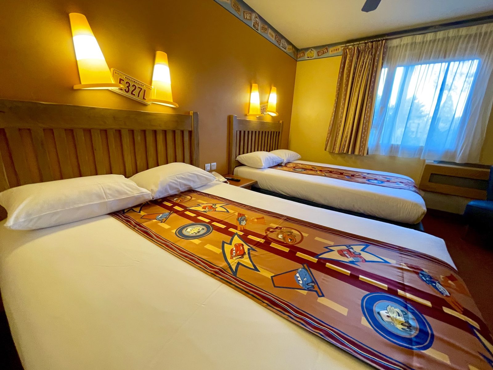 Photo chambre lit hotel santa fe disneyland paris