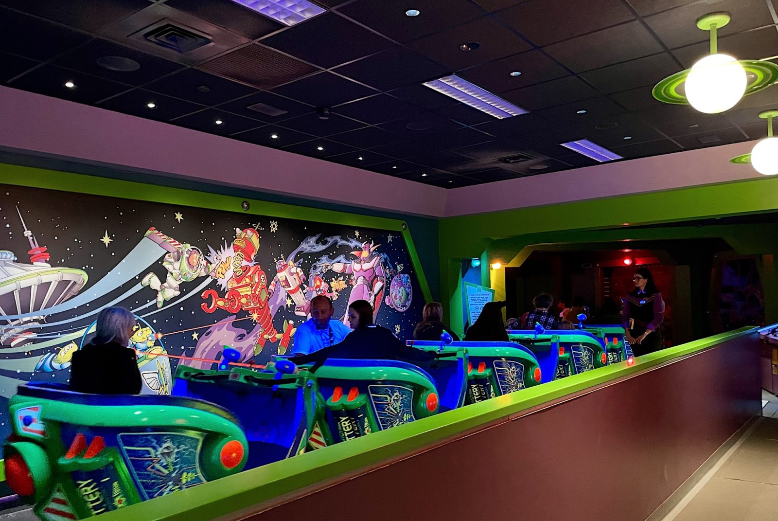 Wagon attraction buzz l eclair laser blast
