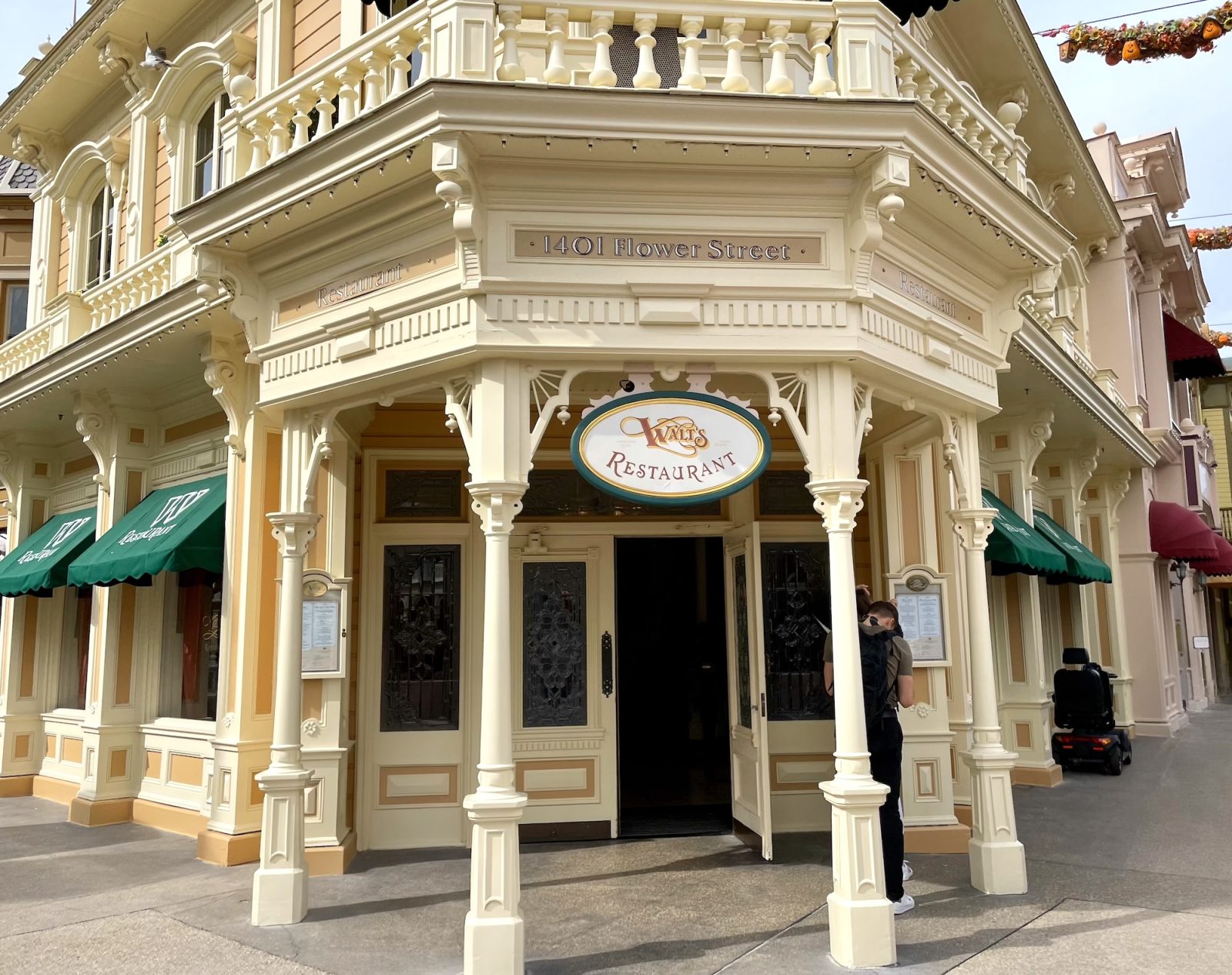 Walt s restaurant disneyland